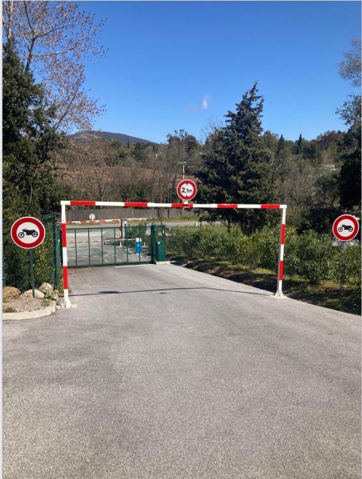 Les Restanques Vue Mer Roses 1070 Rez De Jardin Grimaud Dış mekan fotoğraf